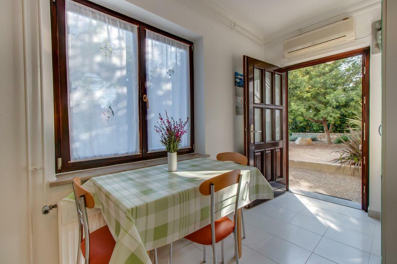 Apartment Simona มาลีโลชินจ์ ภายนอก รูปภาพ