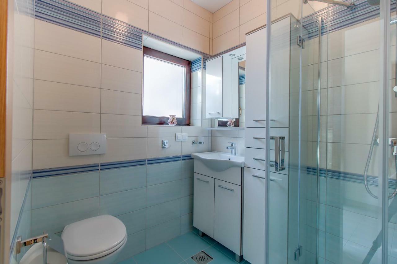 Apartment Simona มาลีโลชินจ์ ภายนอก รูปภาพ