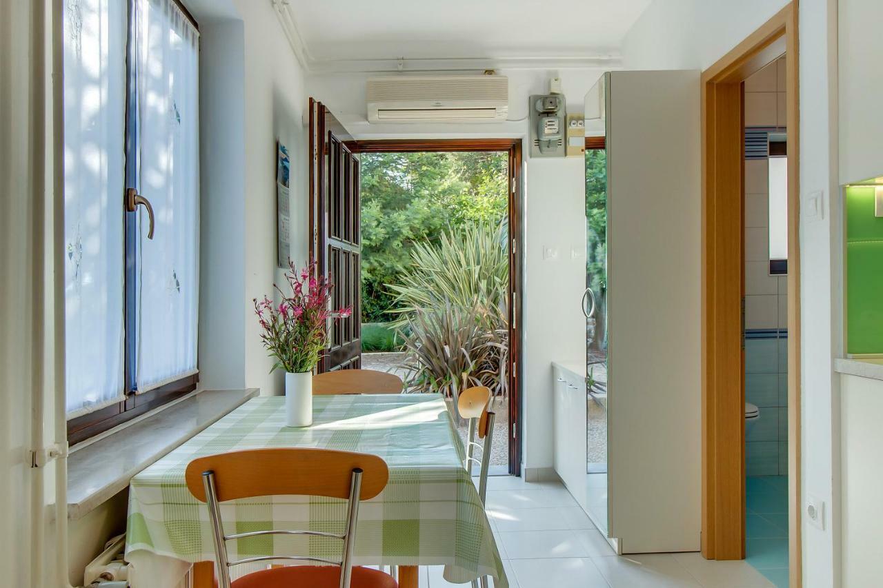 Apartment Simona มาลีโลชินจ์ ภายนอก รูปภาพ